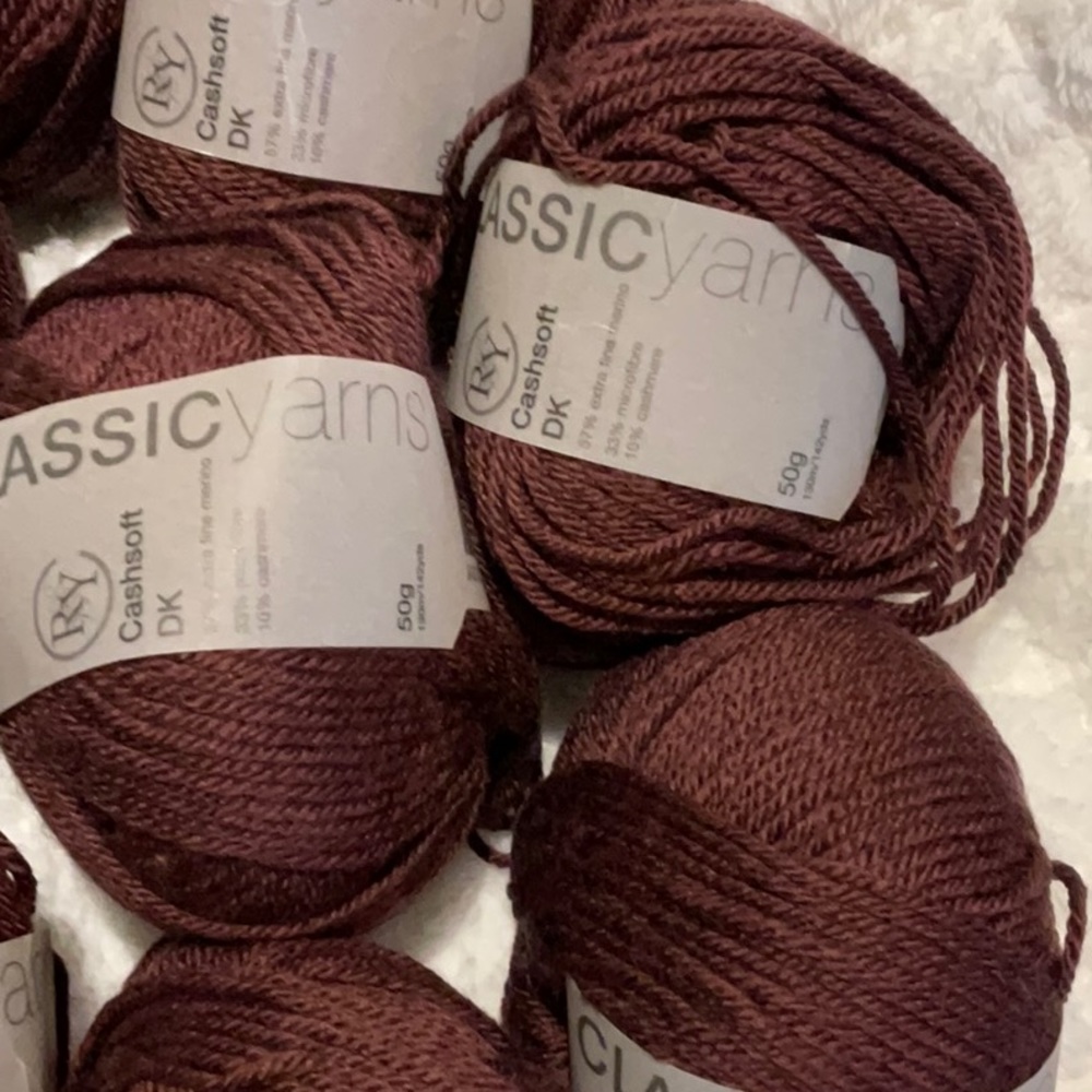 Lot of 11 skeins of RYC Cashsoft DK
from Rowan - Picture 3 of 5
